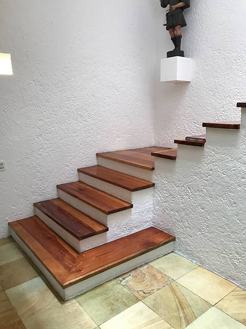 escaleras de madera casa gilardi barragan